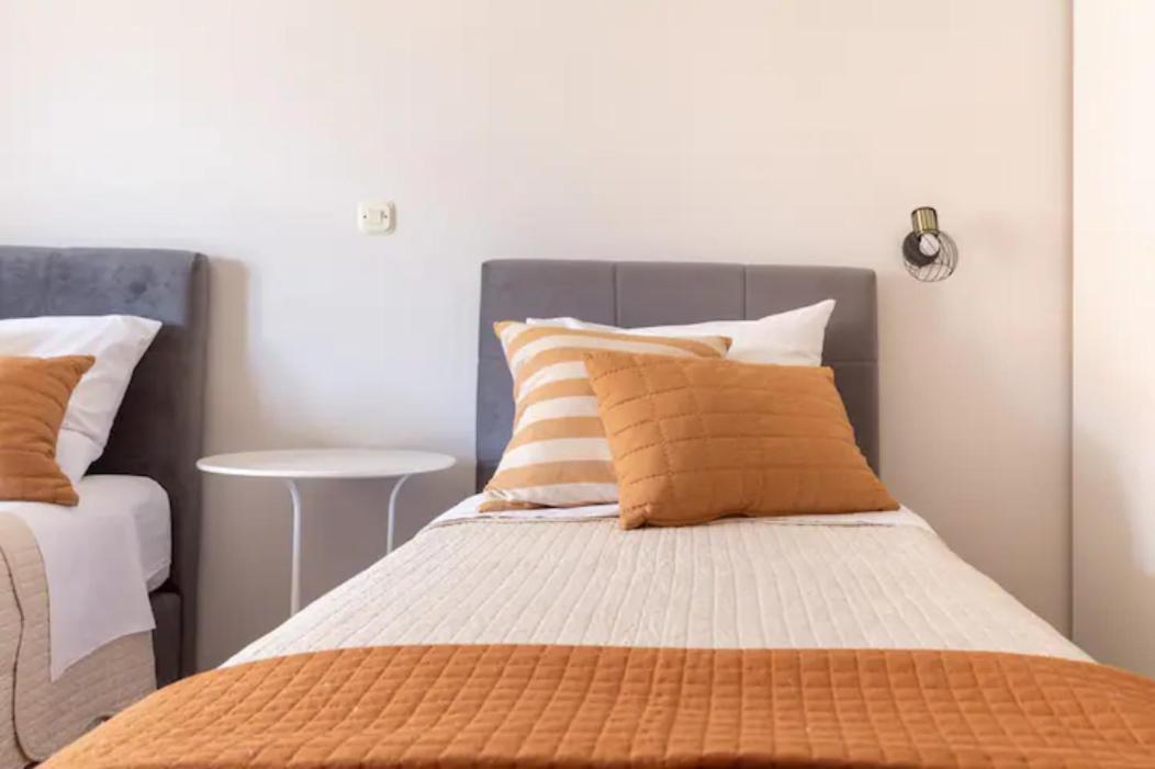 Apartments "Villa Antisin" With Heated Pool 자다르 외부 사진