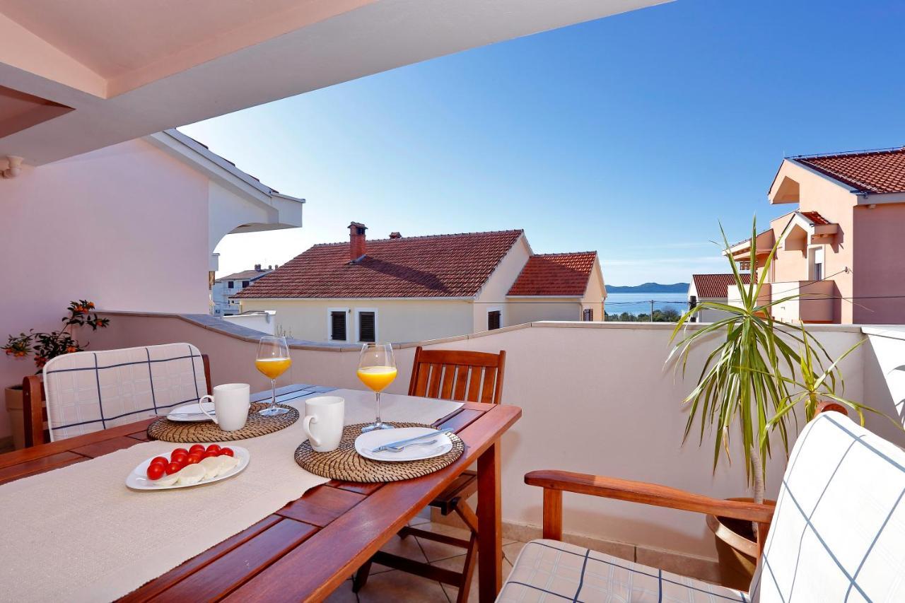 Apartments "Villa Antisin" With Heated Pool 자다르 외부 사진