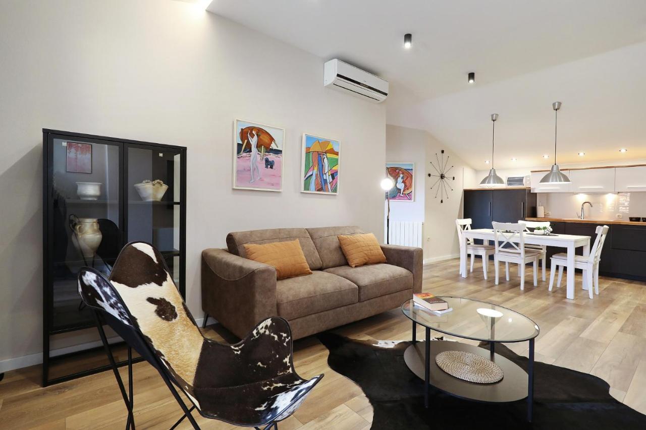Apartments "Villa Antisin" With Heated Pool 자다르 외부 사진