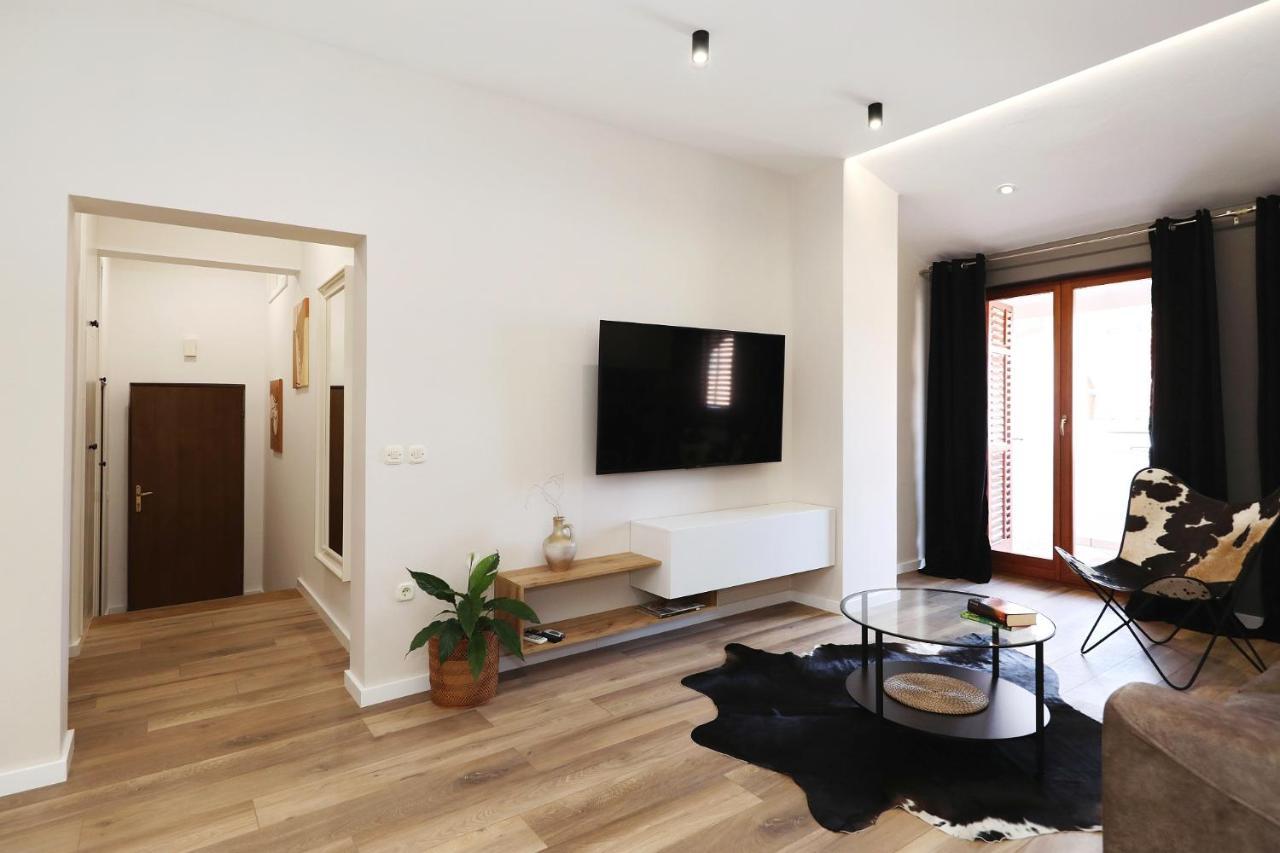 Apartments "Villa Antisin" With Heated Pool 자다르 외부 사진