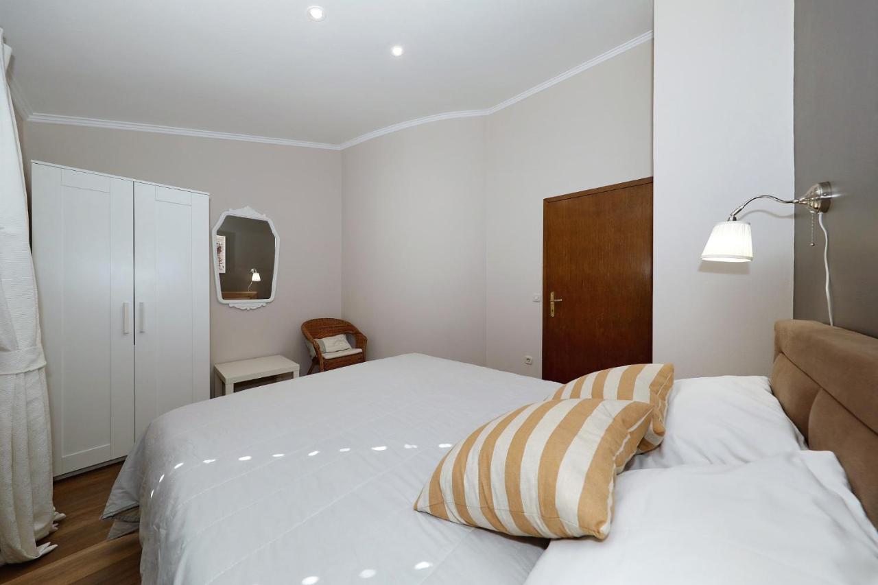 Apartments "Villa Antisin" With Heated Pool 자다르 외부 사진