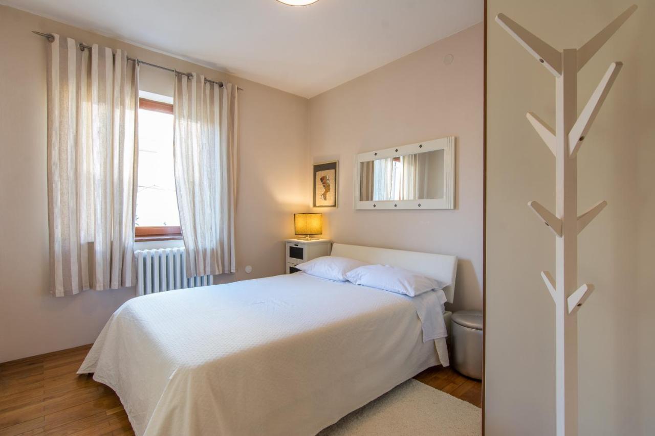 Apartments "Villa Antisin" With Heated Pool 자다르 외부 사진