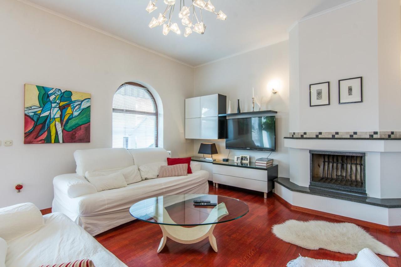 Apartments "Villa Antisin" With Heated Pool 자다르 외부 사진